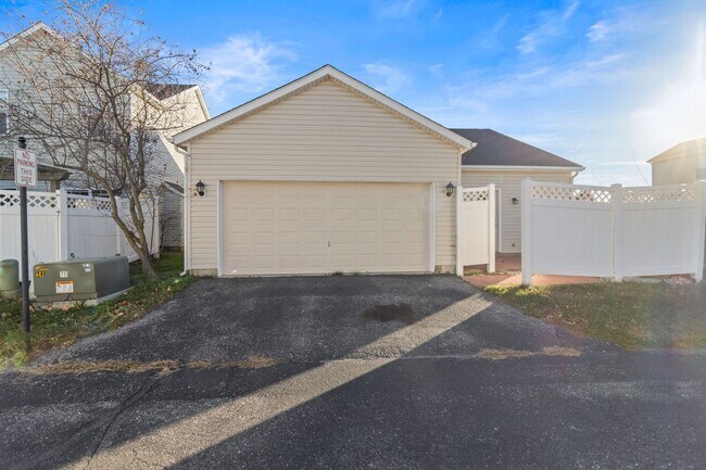 Building Photo - Beautiful home in the heart of Westfield!