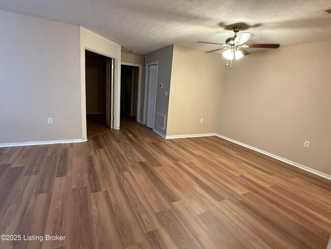 Building Photo - 10305 Trotters Pointe Dr