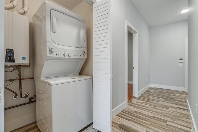 Building Photo - 424 Whiton St