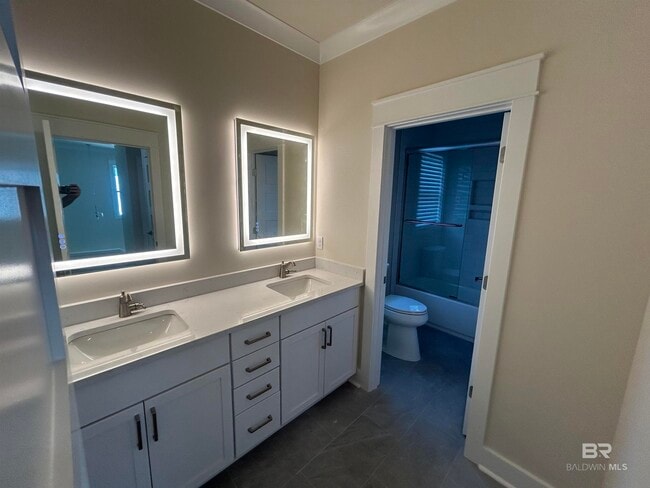 Building Photo - 5126 Pine Rd