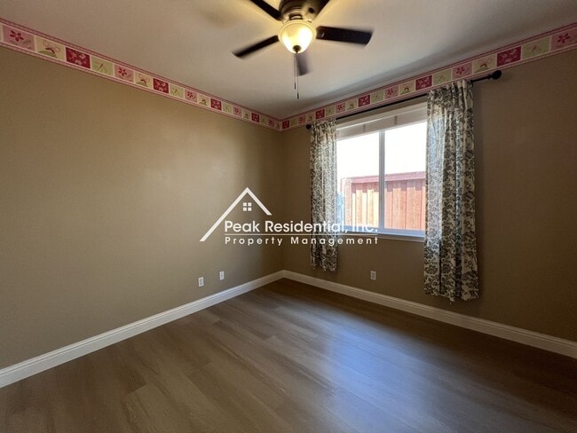 Building Photo - Beautiful 3bd/2.5ba Elk Grove Home