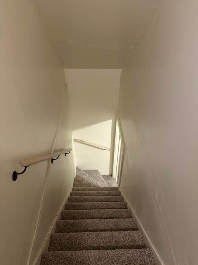 Building Photo - 3 Bedroom Home for Rent