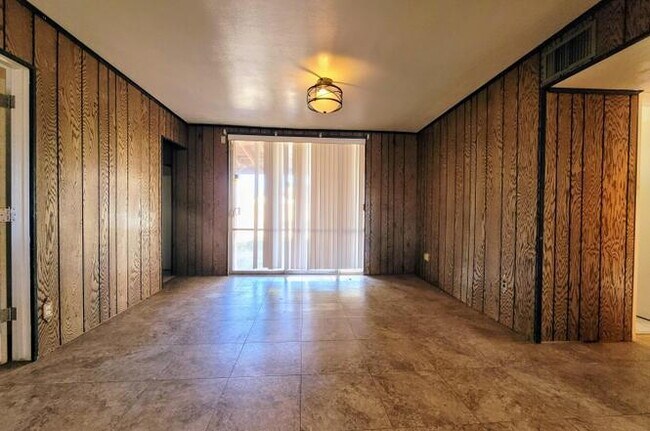 Building Photo - COMING SOON 3-Bedroom 2-bath REMODELED HOUSE