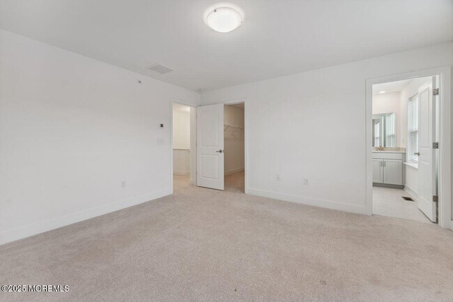 Building Photo - 46 Mariveles Wy