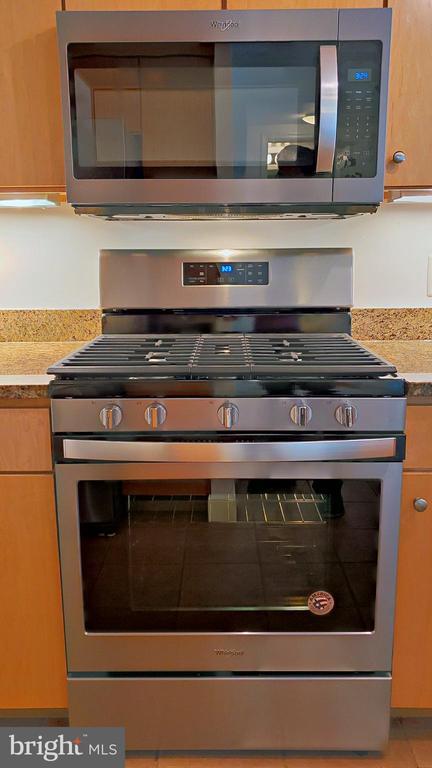 Building Photo - 631 D St NW