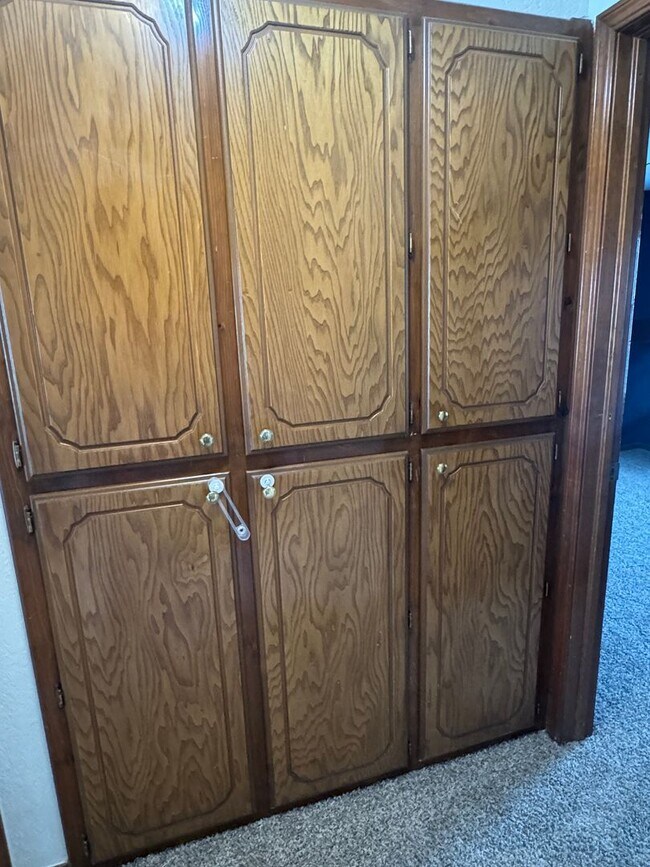 Building Photo - 3 bedroom, 2 bathroom, 2 car garage in Sou...