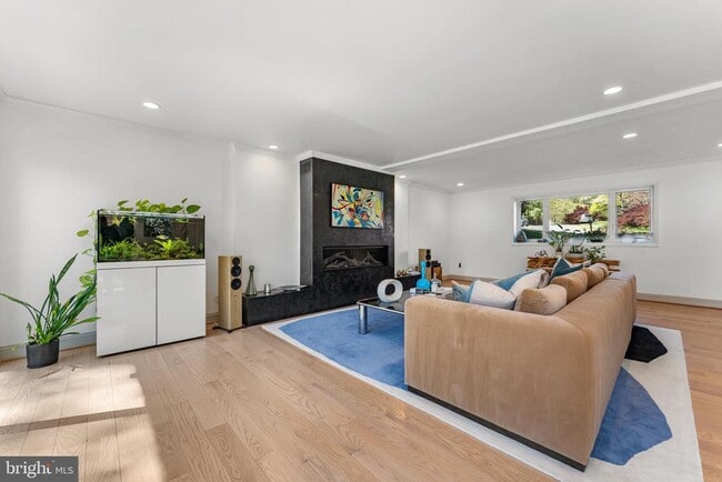 Building Photo - 2820 Ellicott St NW