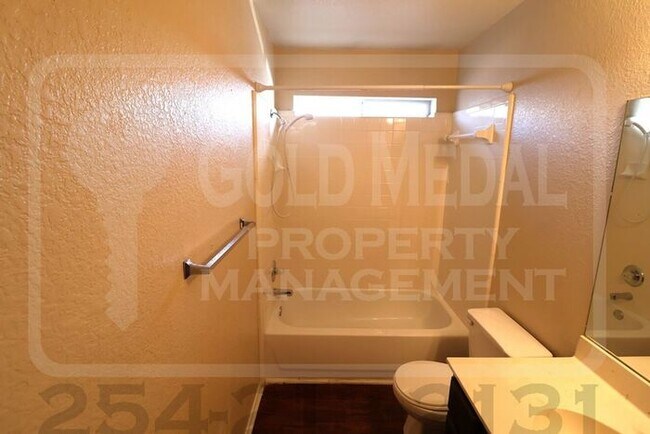 Building Photo - 2806 Cantabrian Dr
