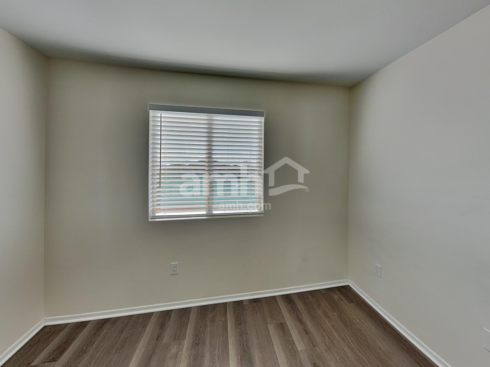 Building Photo - 1281 W Molinetto Dr