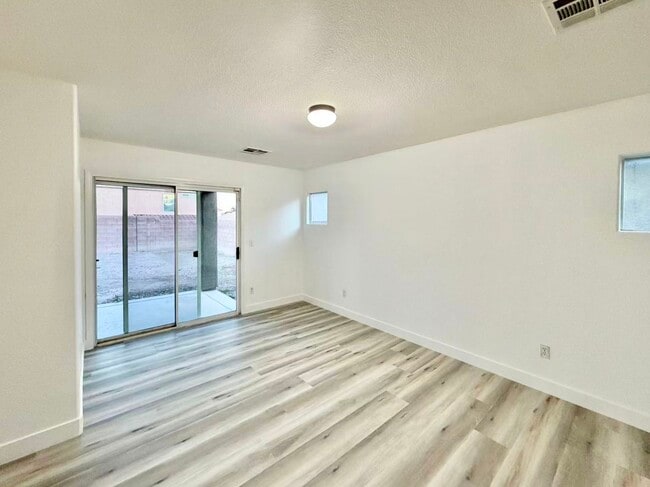 Building Photo - 6436 Casamar St