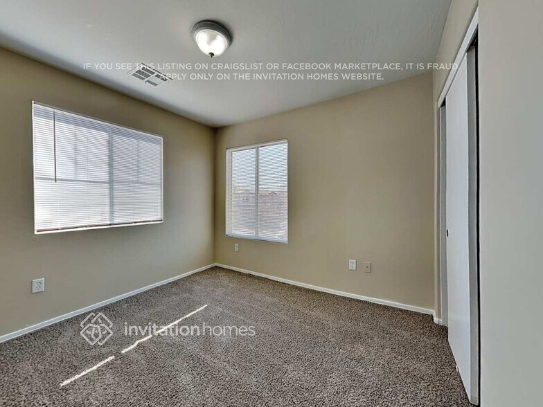 Building Photo - 3926 W Park St