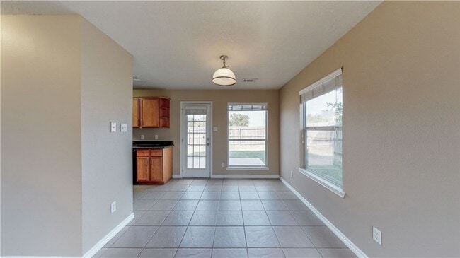 Building Photo - 4023 Southern Trace Dr