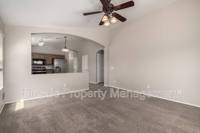 Building Photo - 389 E Angeline Ave