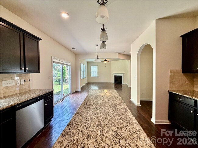 Building Photo - 4019 Oakmere Rd