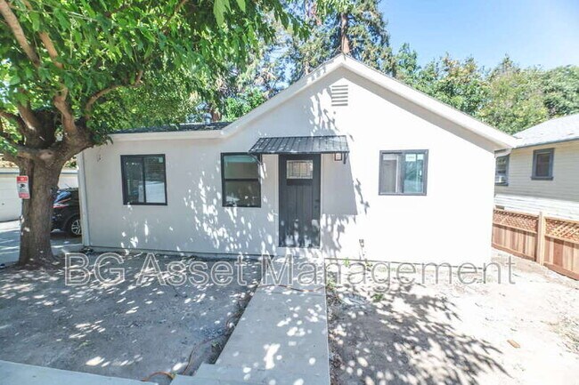 Building Photo - 2807 Sabral Cir