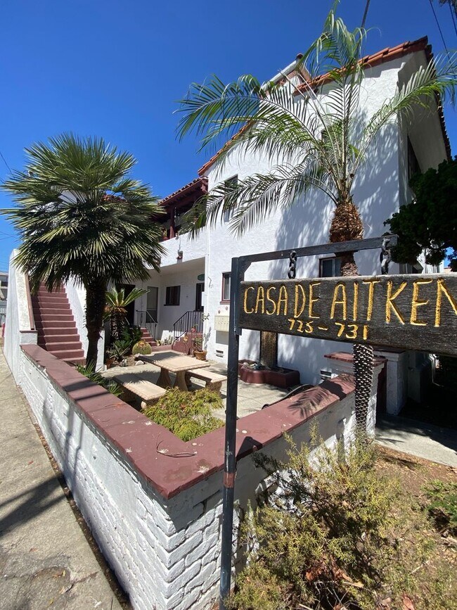 Building Photo - Cute 1 Bedroom 1 Bathroom Long Beach Apartment For Rent!