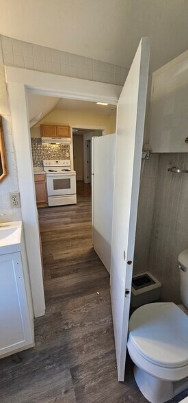 Building Photo - 368 Court St