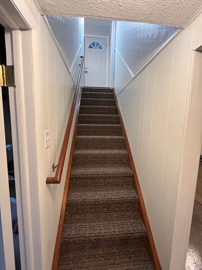 Building Photo - 10441 York Ave S