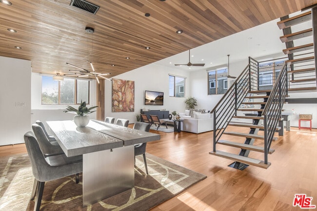 Building Photo - 661 Broadway St