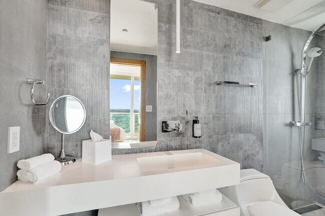 Building Photo - 2889 McFarlane Rd