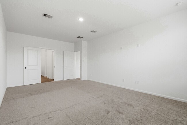 Building Photo - 17043 Luminous Ln
