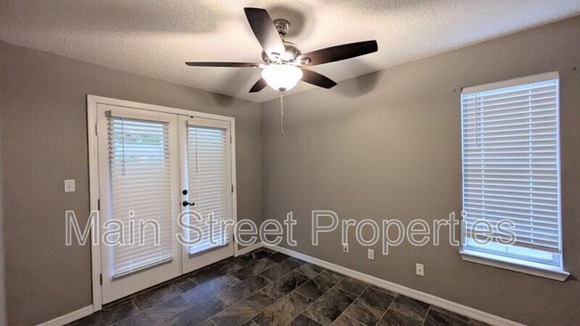 Building Photo - 3180 Birdseye Cir