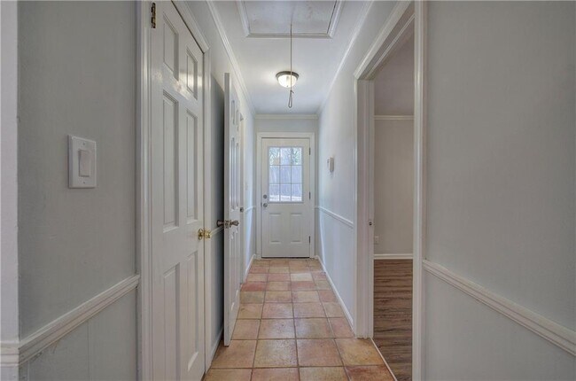 Building Photo - 447 Floyd St SE