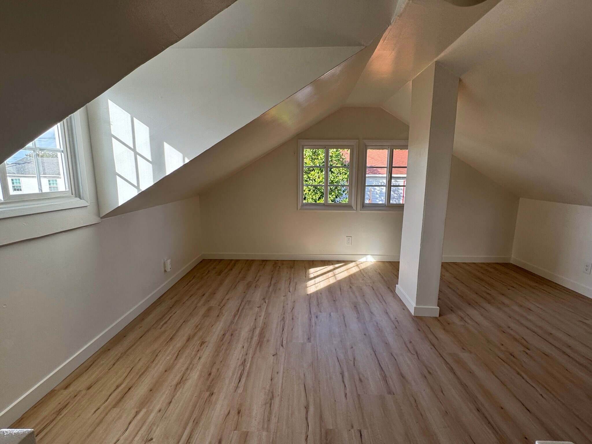 Building Photo - 4579 W 171st St