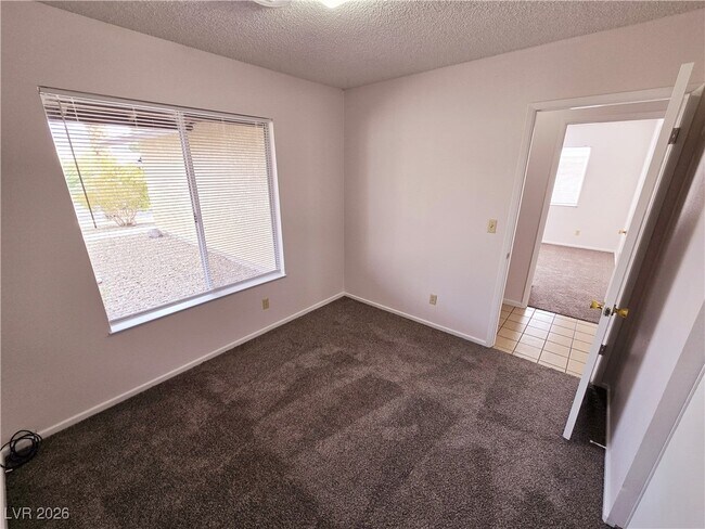 Building Photo - 1108 Meadbrook St