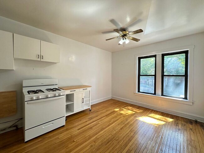 Building Photo - 3300 W Schubert Ave