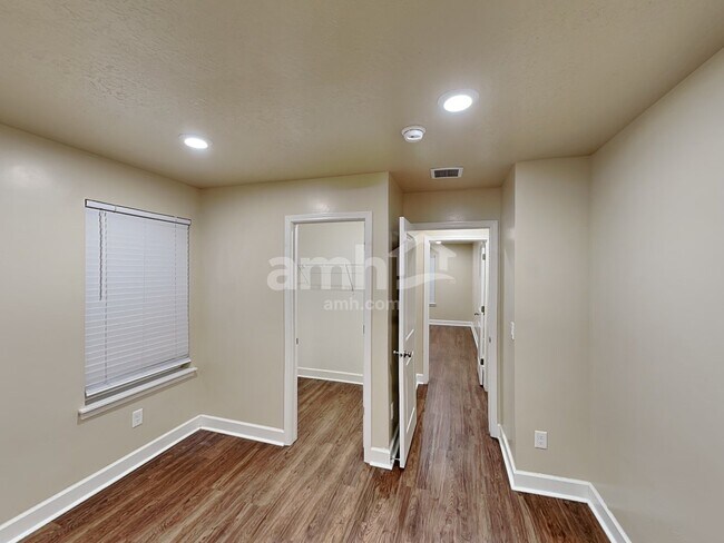 Building Photo - 4437 N Morgan Way