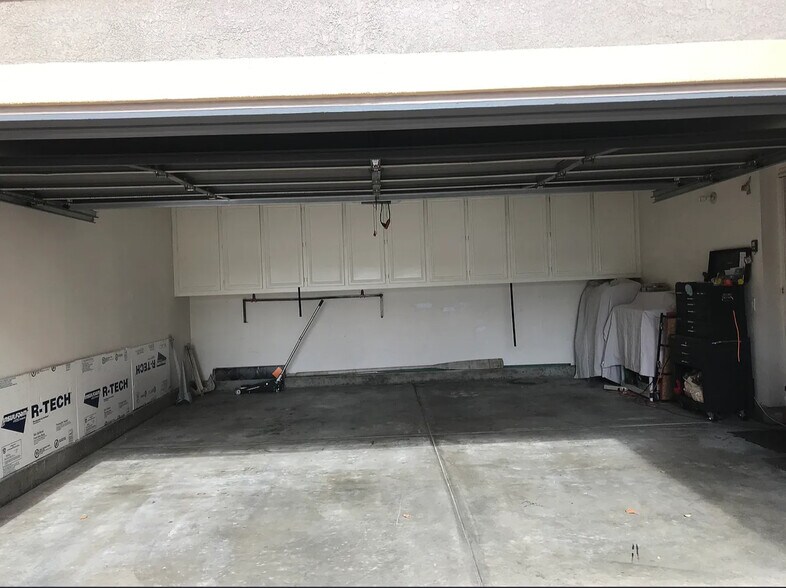 Building Photo - 95 Via Sovana