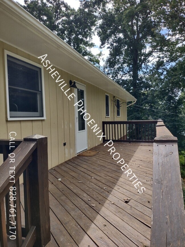 Building Photo - 20 Mountain Dr