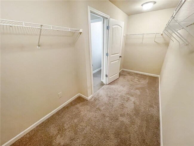 Building Photo - 5840 Zelkova Dr
