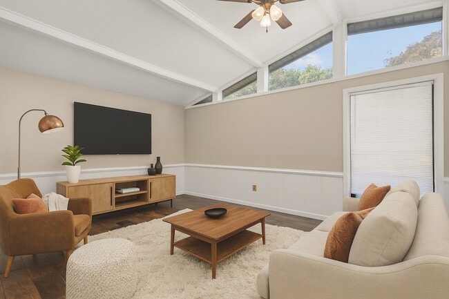 Building Photo - 2021 14th Ave N