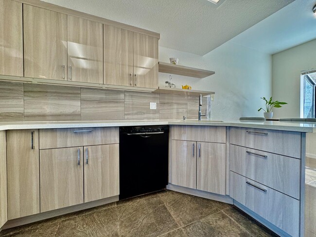 Building Photo - 59 Appian Way