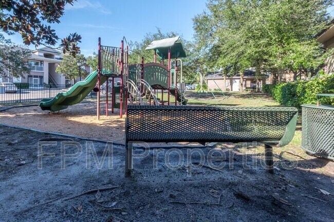 Building Photo - 9505 Armelle Way