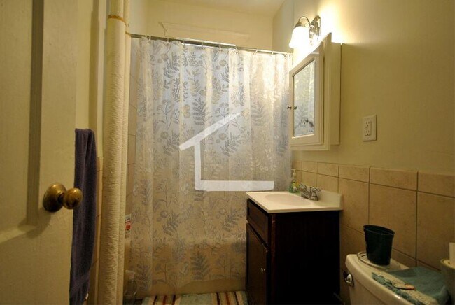 Building Photo - Two bedroom for September 1st - Brighton