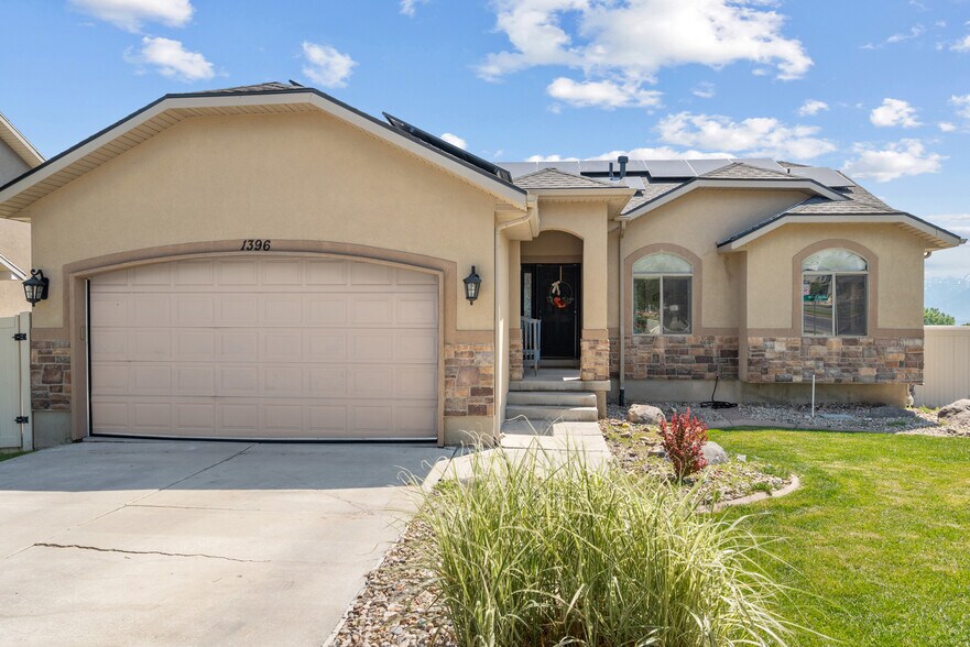 Building Photo - 1396 S Lukas Ln