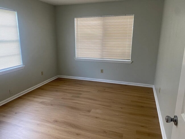 Building Photo - 7813 Pruitt Dr