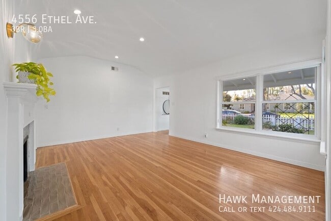 Building Photo - 4556 Ethel Ave