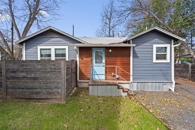 Building Photo - 2705 S 2nd St