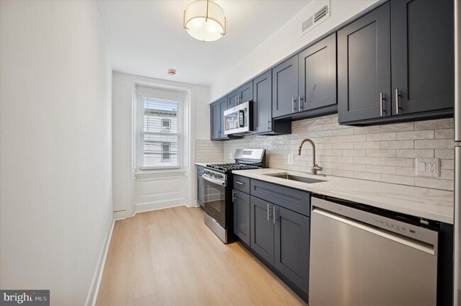 Building Photo - 3869 Terrace St