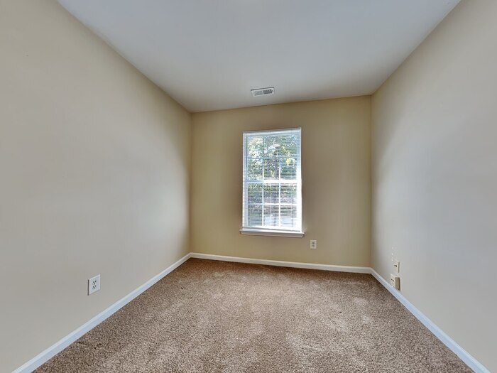 Building Photo - 6227 Dumont Ln