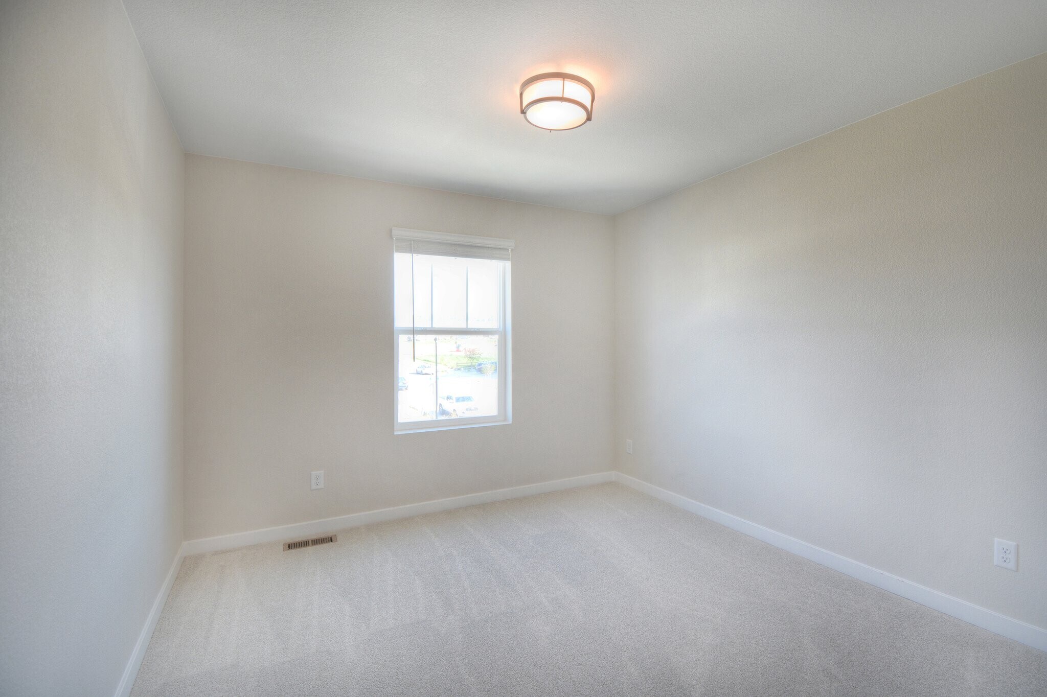 Building Photo - 7011 Knapp Dr
