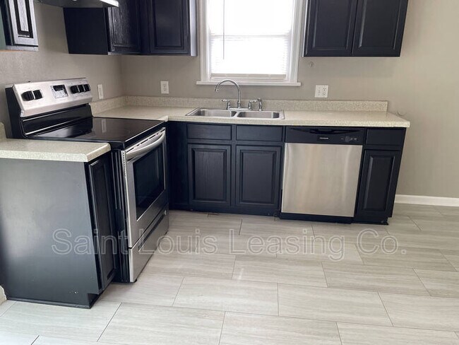Building Photo - 1629 Talisman Ln