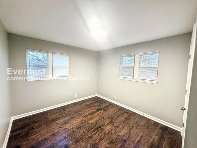 Building Photo - 8234 4th Ave S