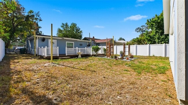 Building Photo - 1416 E Frierson Ave