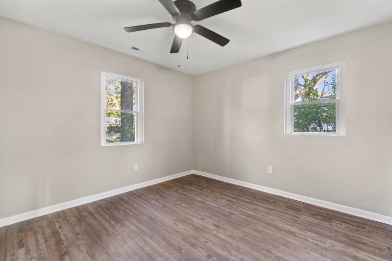 Building Photo - 116 S Budding Ave