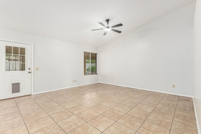 Building Photo - Sun Lakes long term Rental